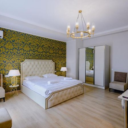 Golden Globe Hotel&Villa Tbilisi Buitenkant foto