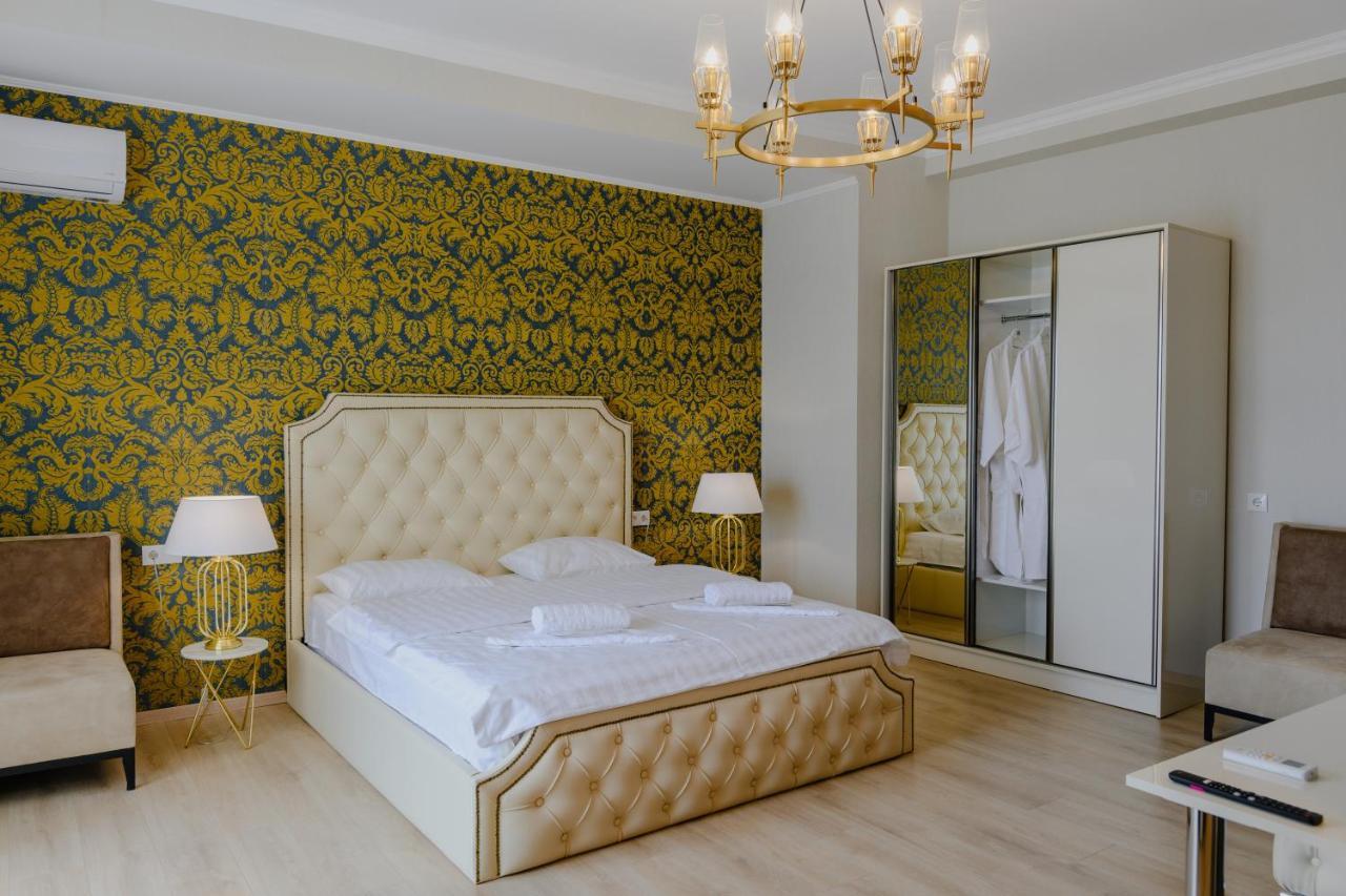 Golden Globe Hotel&Villa Tbilisi Buitenkant foto