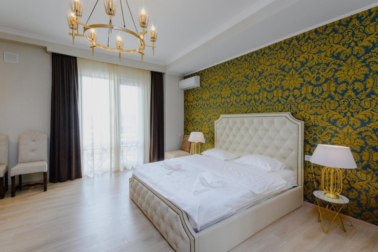Golden Globe Hotel&Villa Tbilisi Buitenkant foto
