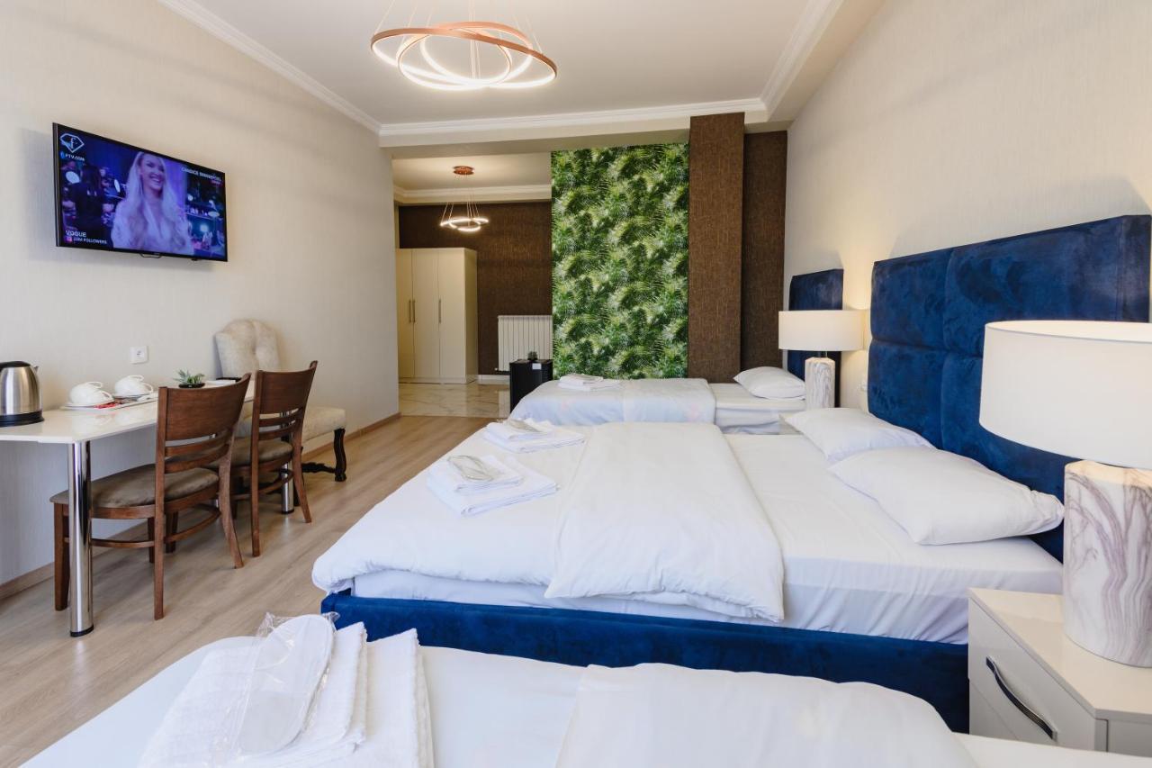 Golden Globe Hotel&Villa Tbilisi Buitenkant foto